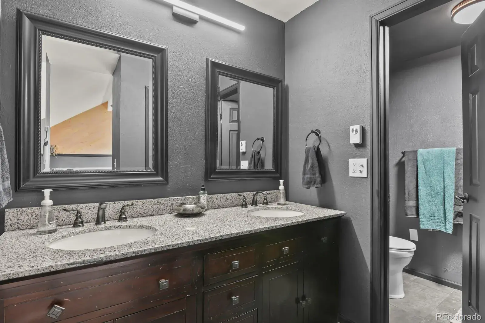 10312025212633 1600 18