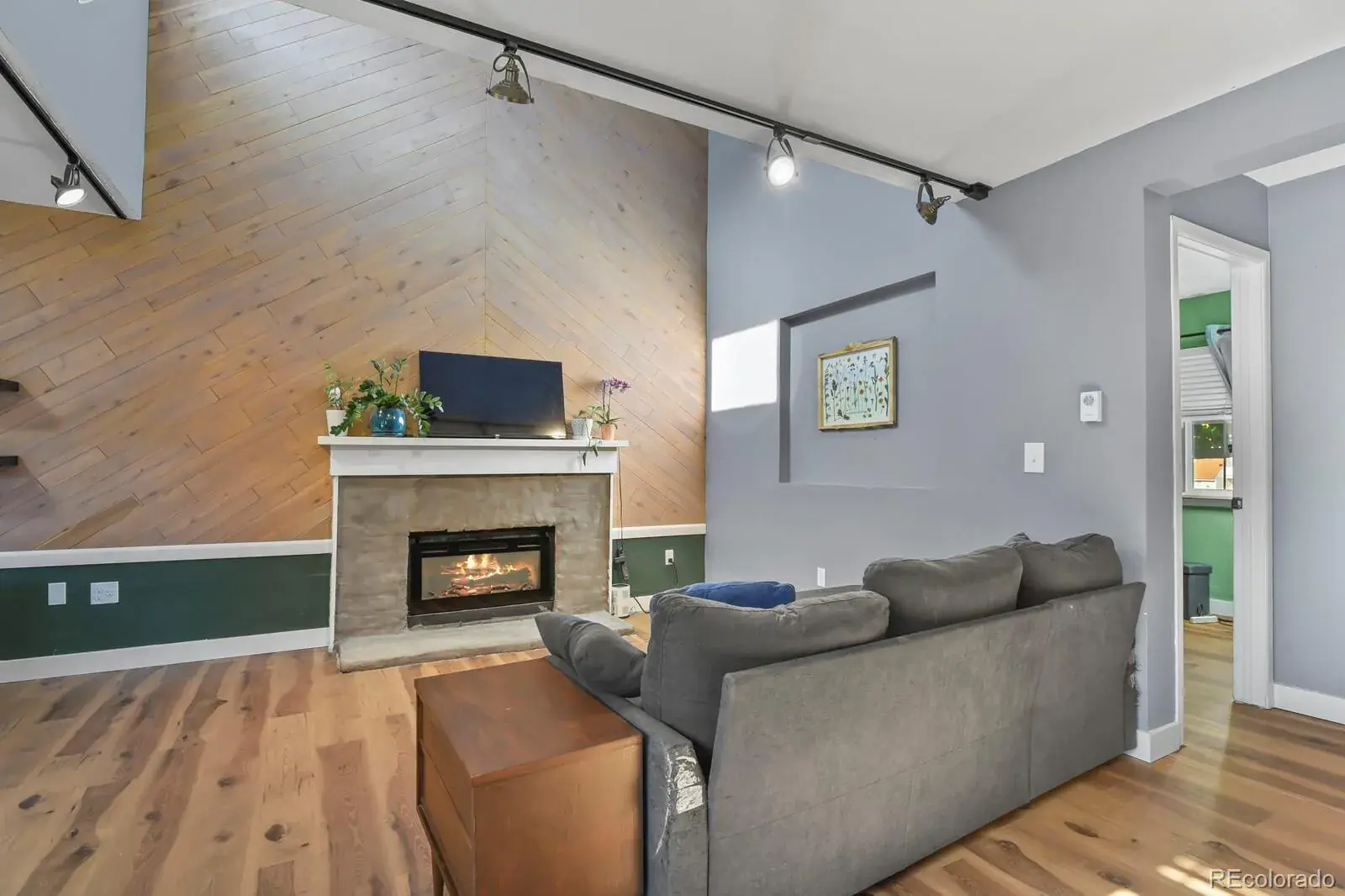 10312025212633 1600 2