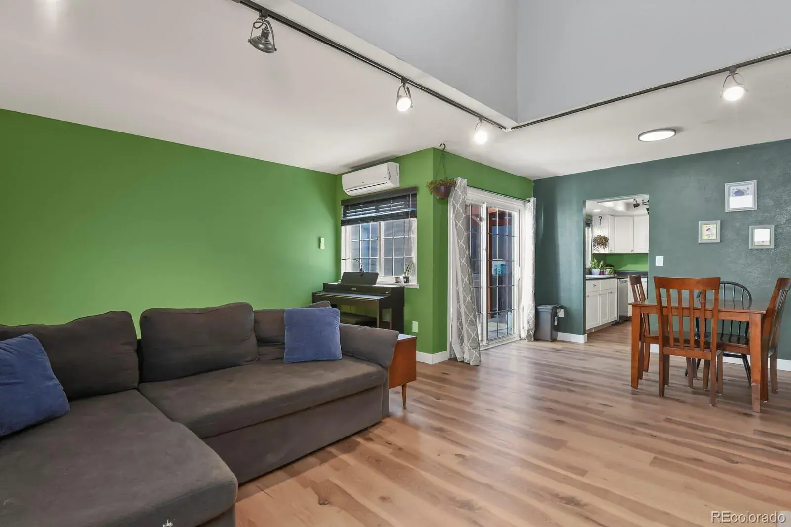 10312025212633 1600 3