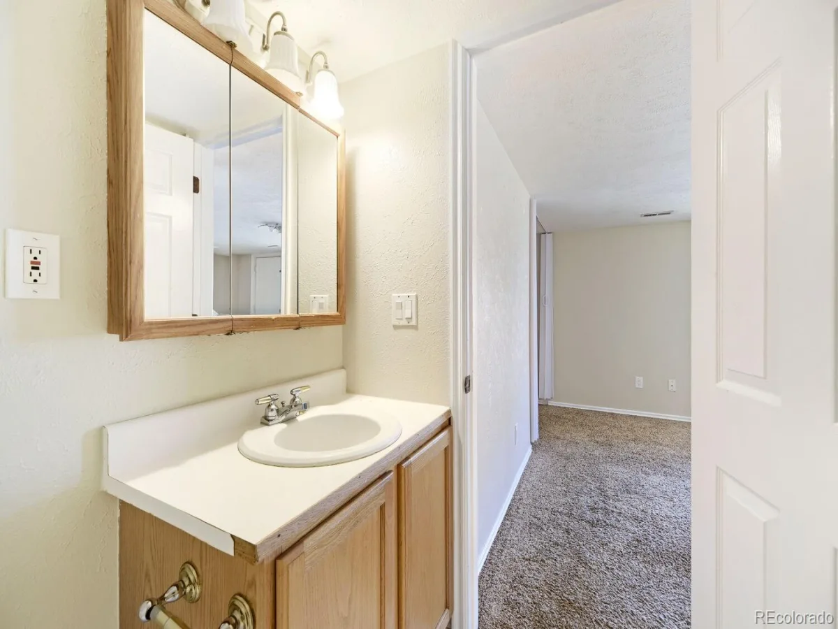 1570 Simms Street Denver CO 80215 | MLS #REC8621013 08232026024552 1200 18