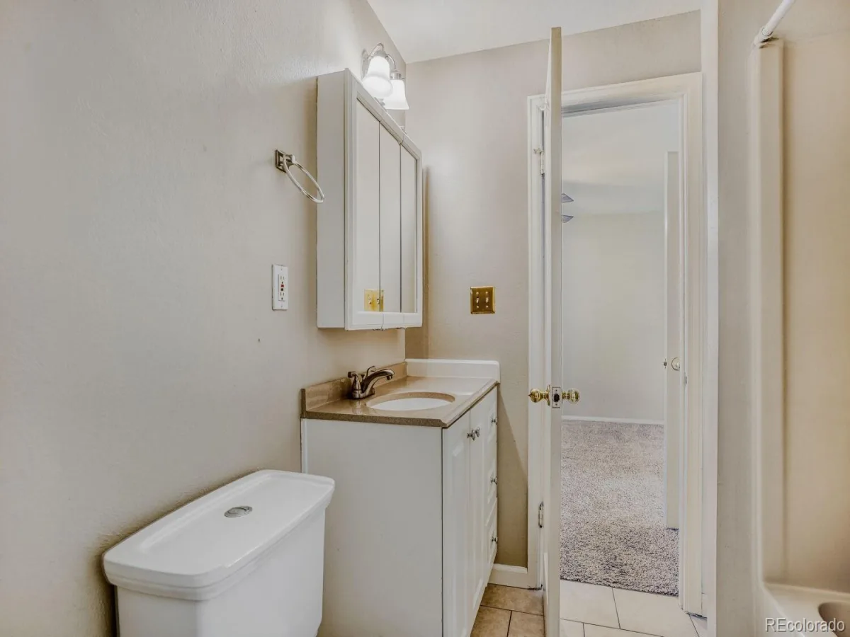 1570 Simms Street Denver CO 80215 | MLS #REC8621013 08232026024552 1200 31