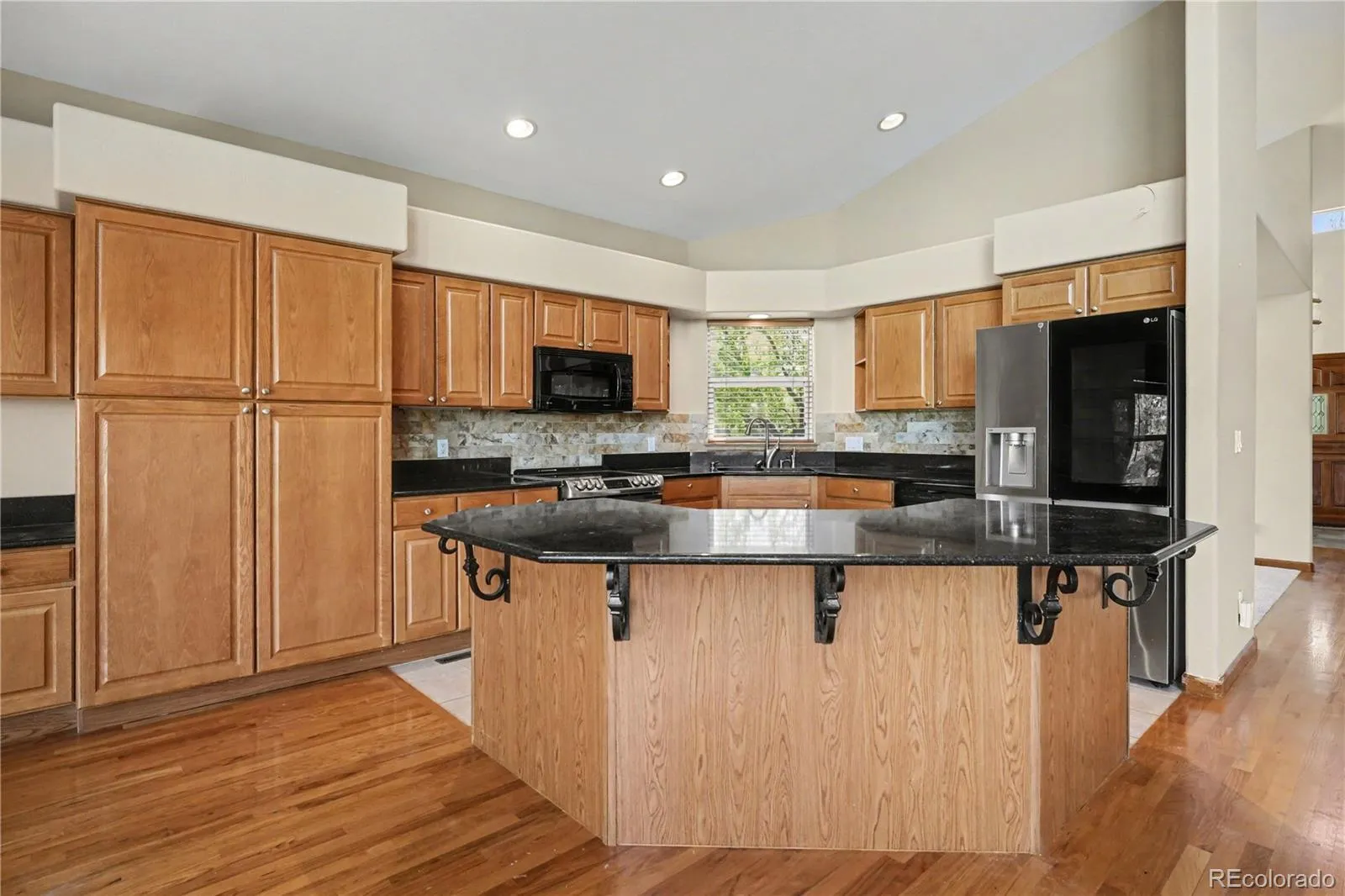 04172026220759 1600 10