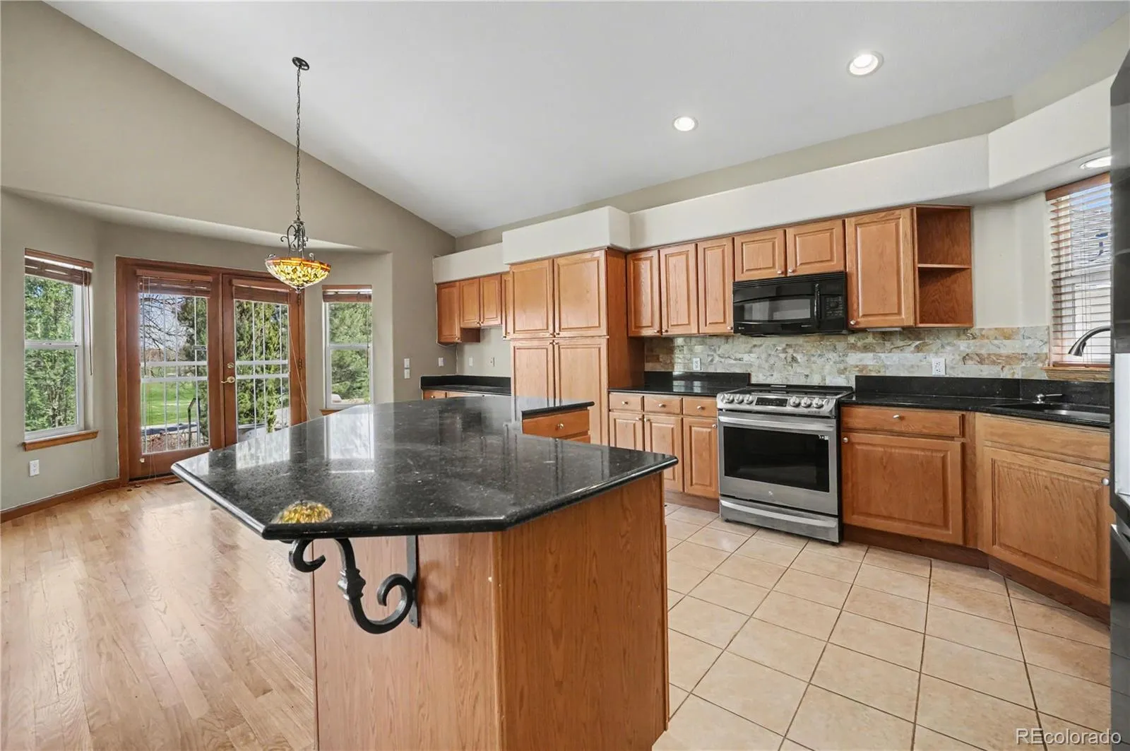 04172026220759 1600 12