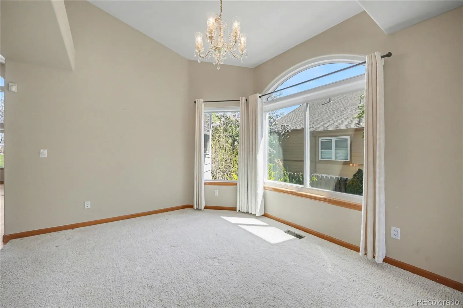 04172026220759 1600 19