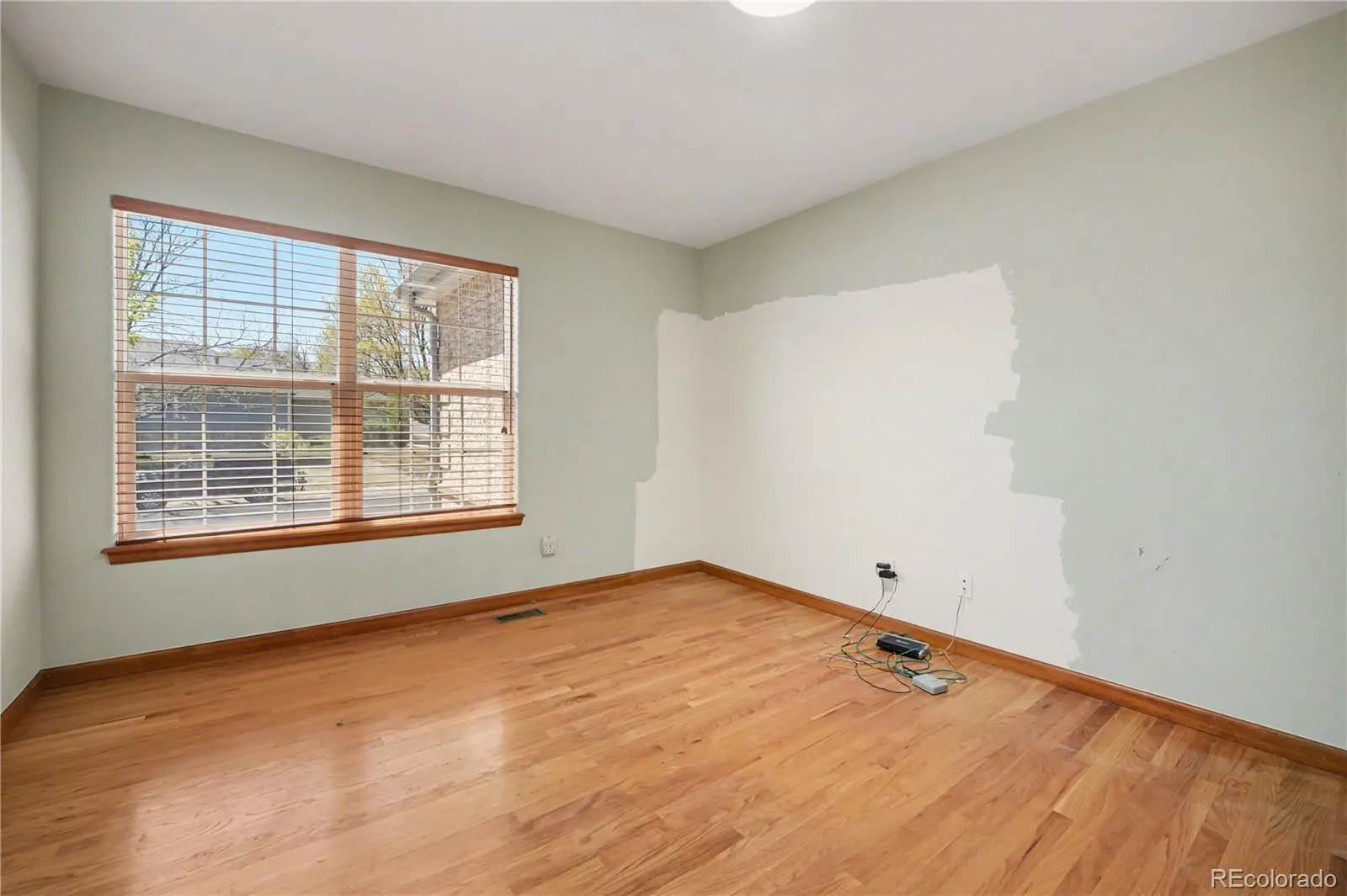 04172026220759 1600 24