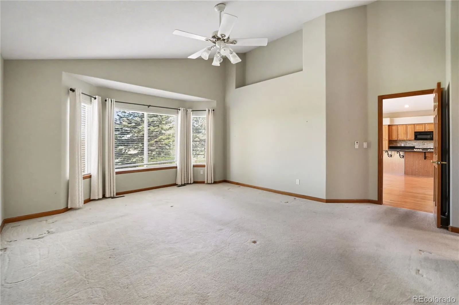 04172026220759 1600 25