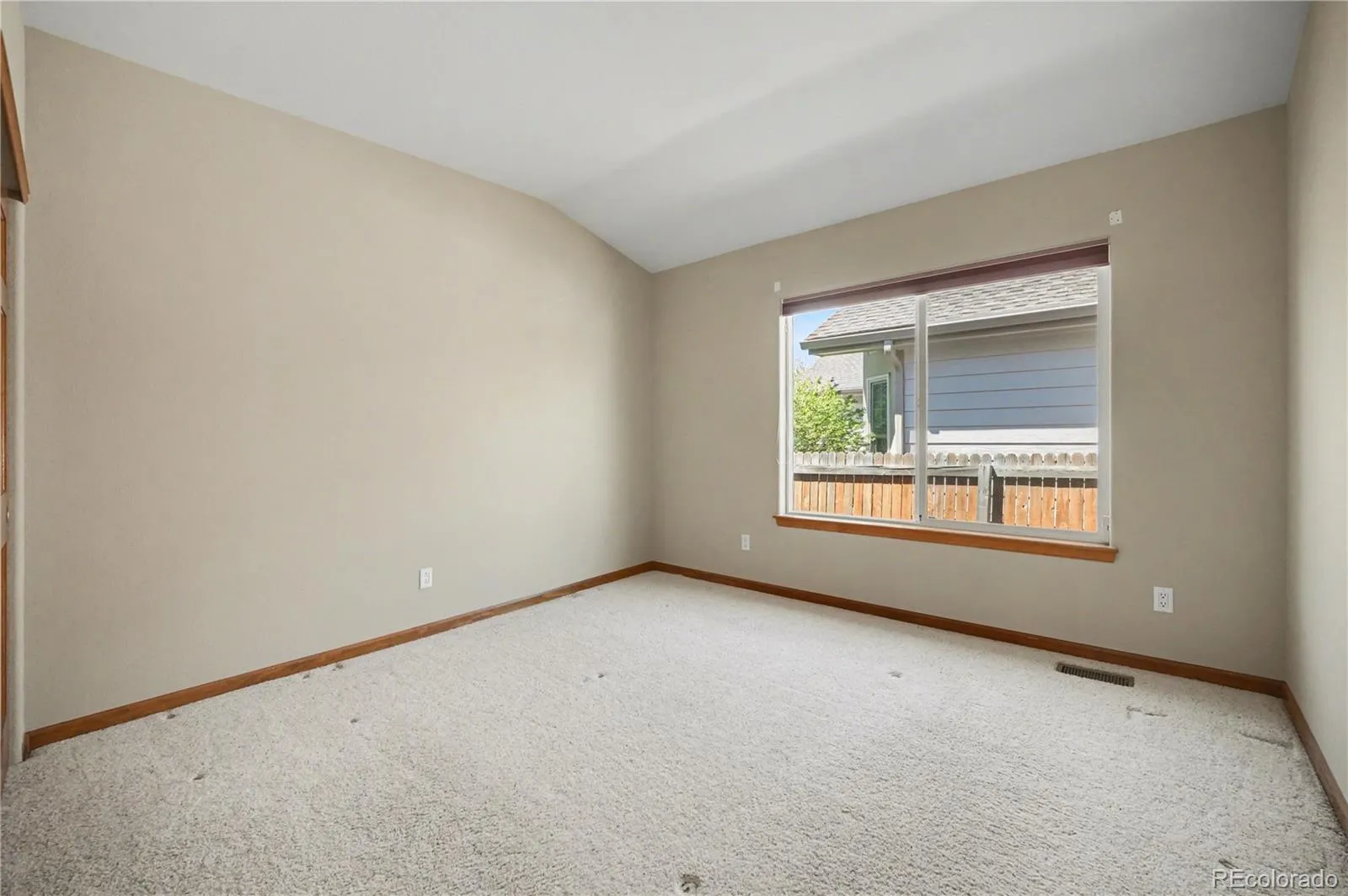 04172026220759 1600 30