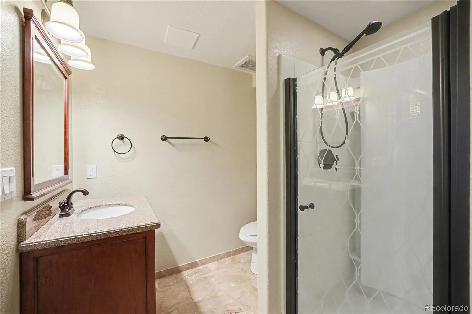 04172026220759 1600 39