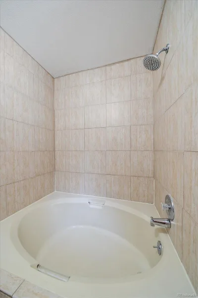 1922 S Hannibal Court #B Aurora CO 80013 | MLS #REC8622663 08122026160550 800 17