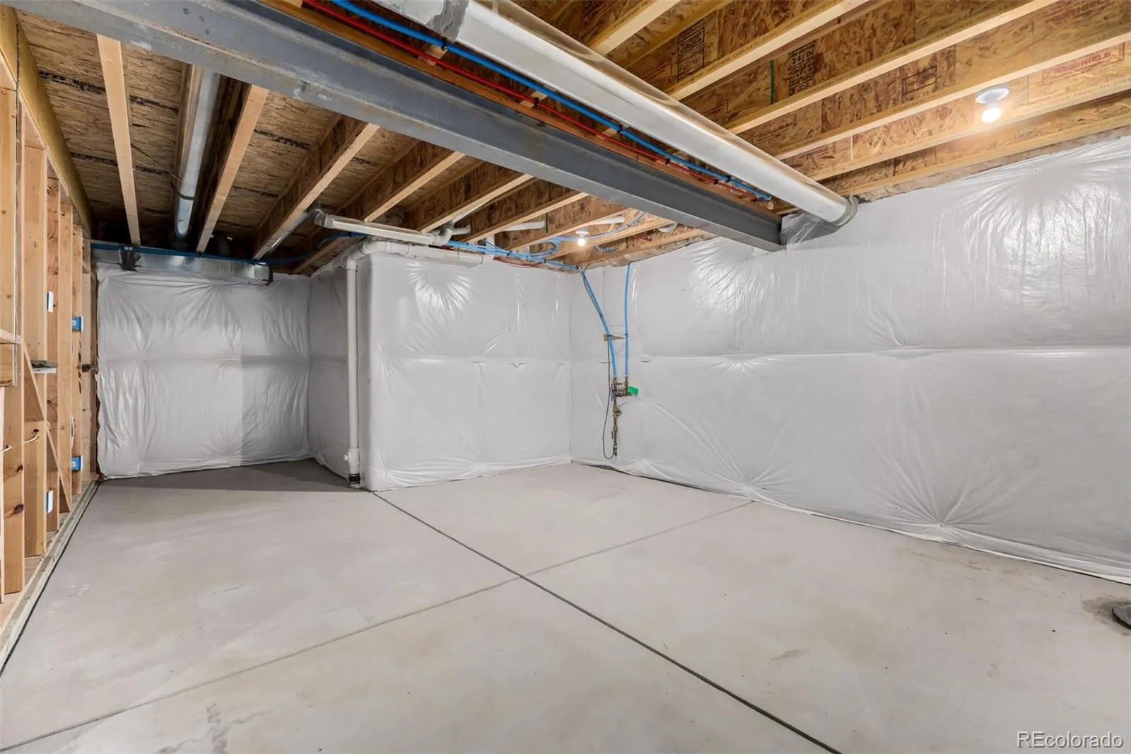 20422 E 52nd Avenue Denver CO 80249 MLS #REC8630751 04282026184947 1600 33