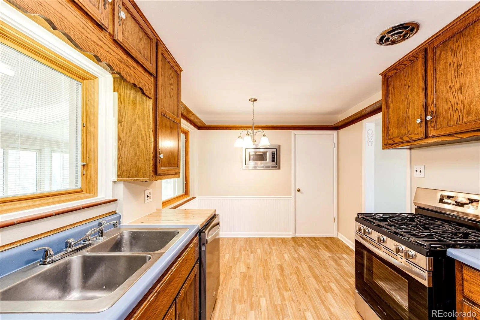 9015 W 4th Place Lakewood CO 80226 MLS #REC8630864 06202026000758 1600 9