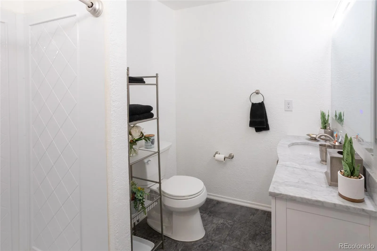 3404 S Ouray Way Aurora CO 80013 MLS #REC8631218 04132026170731 1600 25