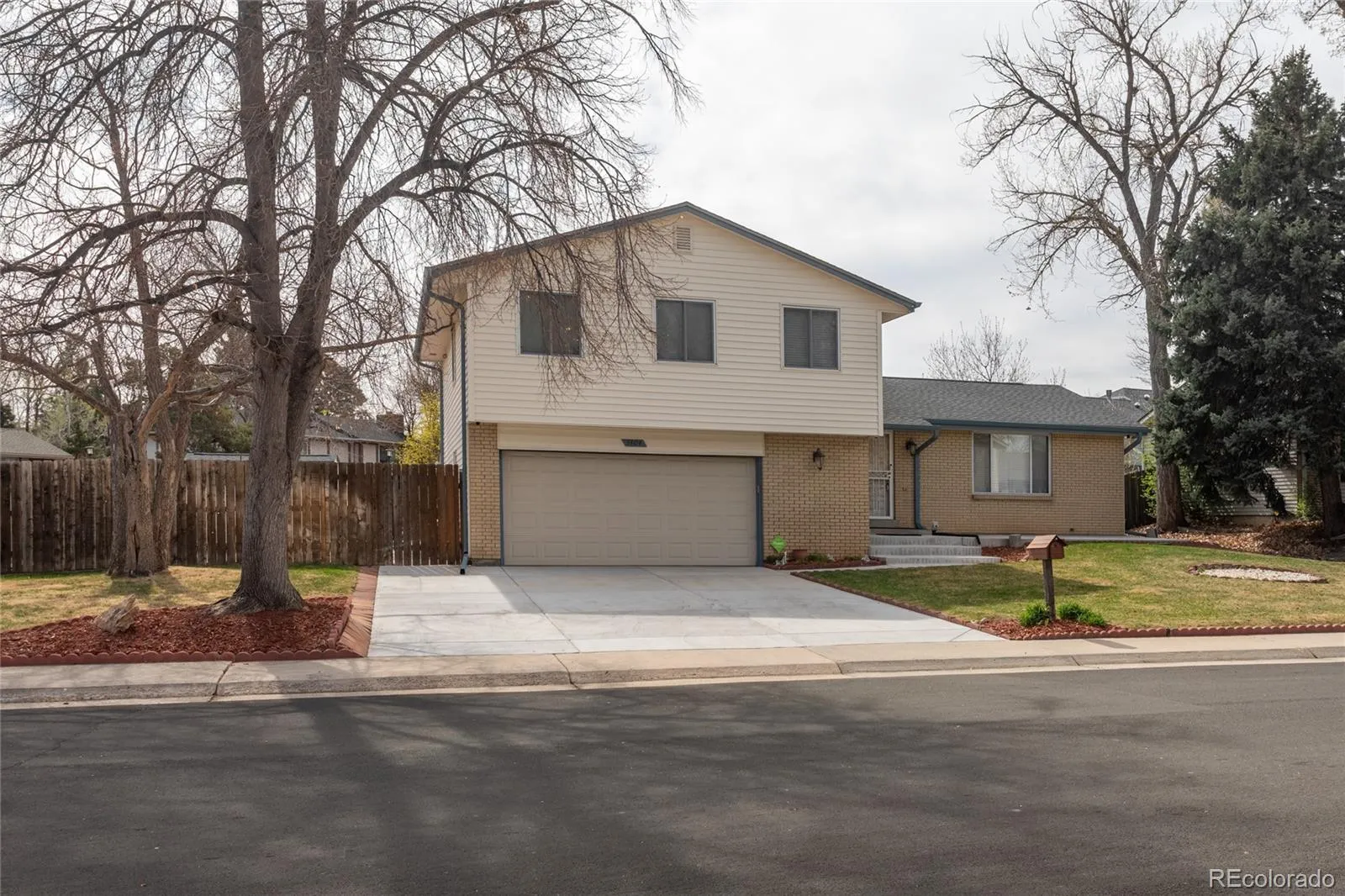 3404 S Ouray Way Aurora CO 80013 MLS #REC8631218 04132026170731 1600 45