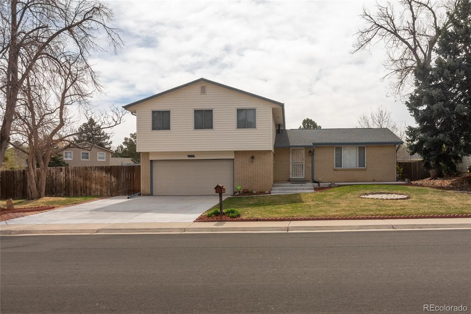 3404 S Ouray Way Aurora CO 80013 MLS #REC8631218 04132026170731 1600 46