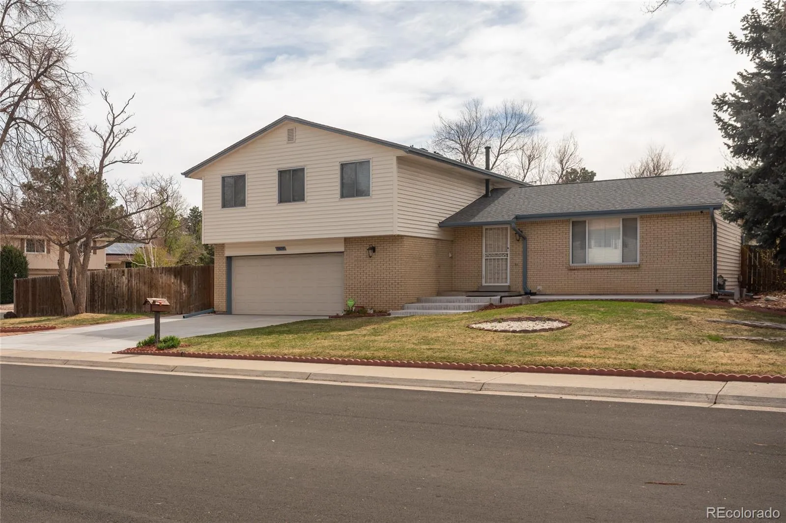 3404 S Ouray Way Aurora CO 80013 MLS #REC8631218 04132026170731 1600 47
