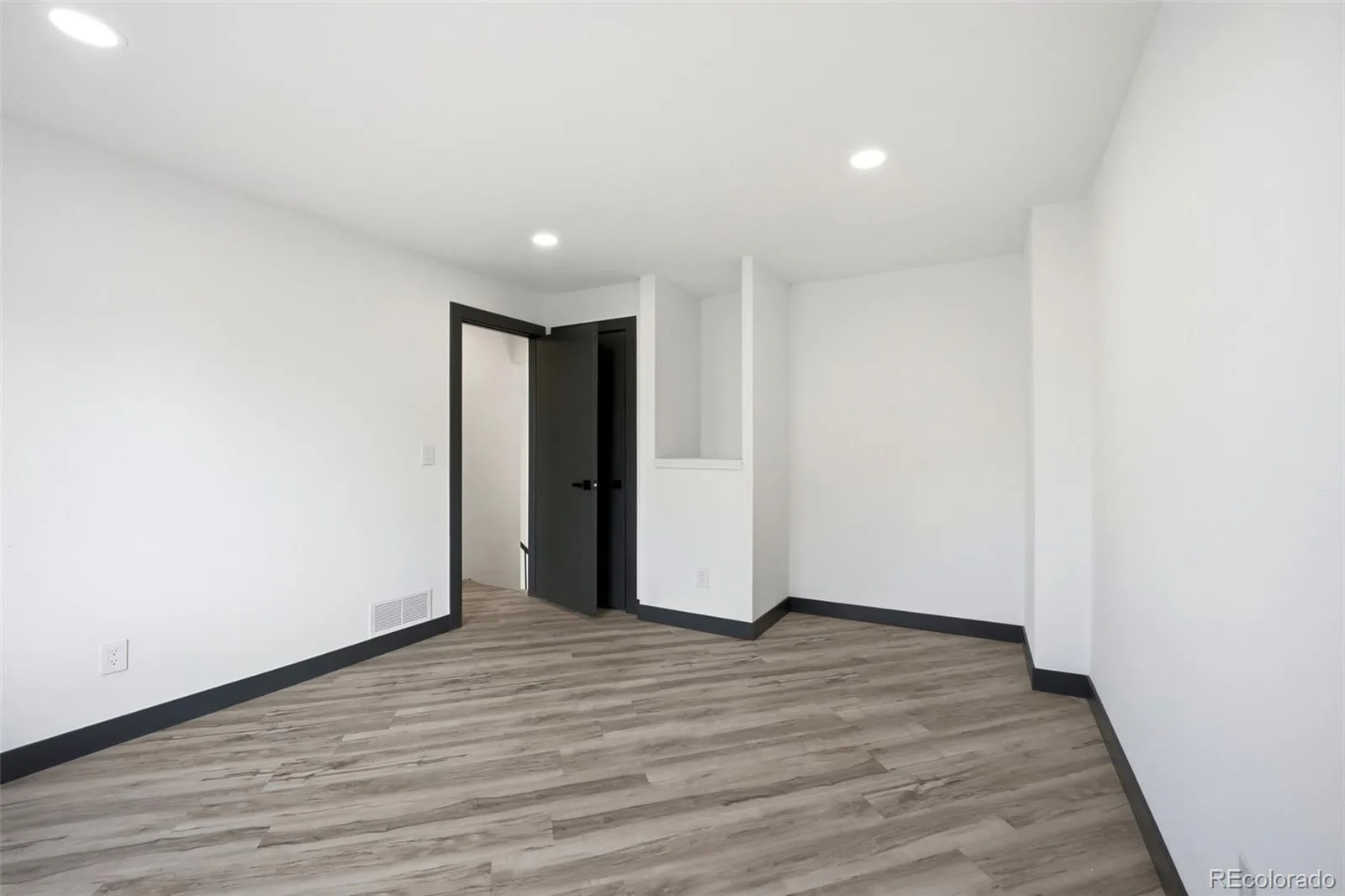 17445 E Temple Drive Aurora CO 80015 | MLS #REC8631385 08082026005355 1600 16