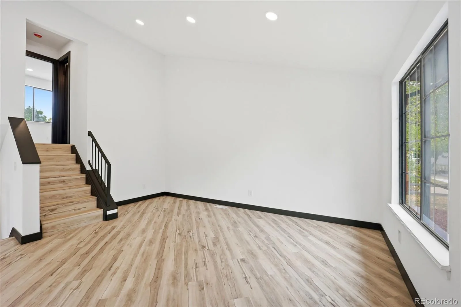 17445 E Temple Drive Aurora CO 80015 | MLS #REC8631385 08082026005355 1600 8