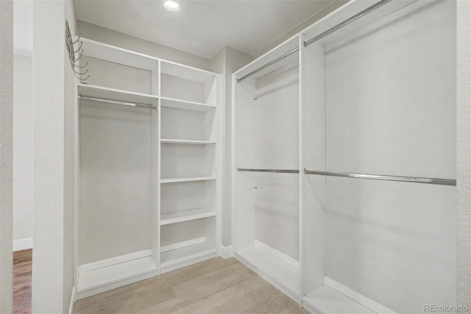 6707 Mariposa Court Denver CO 80221 | MLS #REC8632268 08122026204756 1600 27