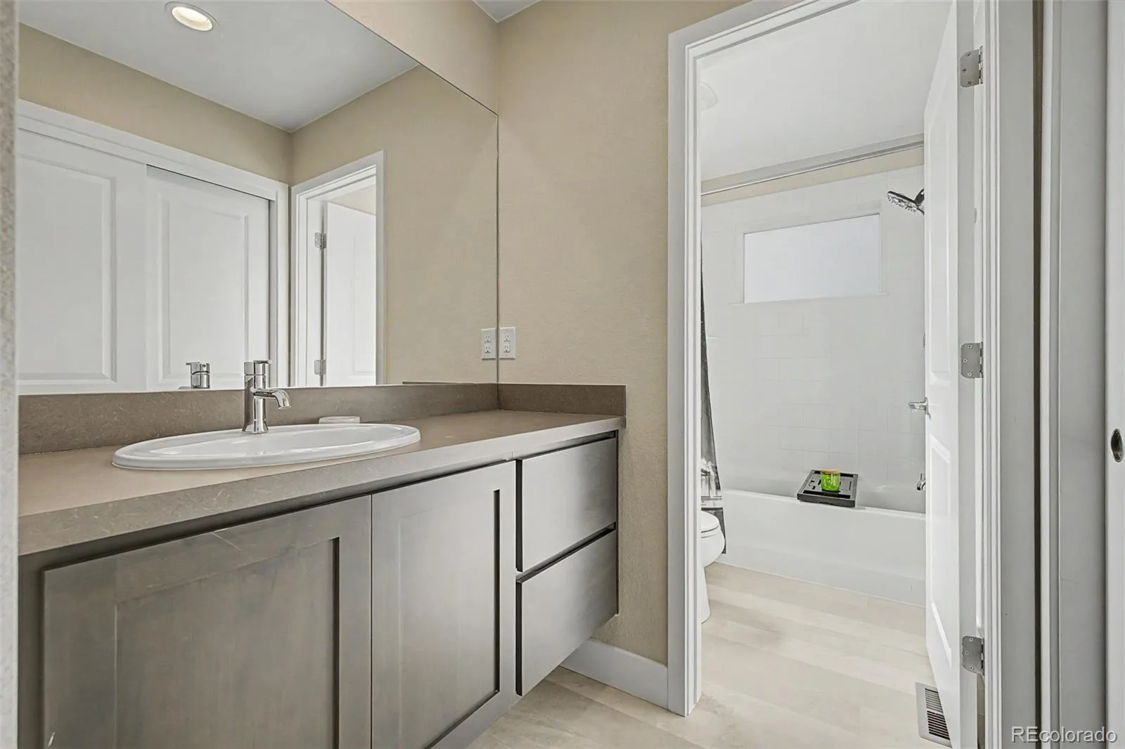 6707 Mariposa Court Denver CO 80221 | MLS #REC8632268 08122026204756 1600 32