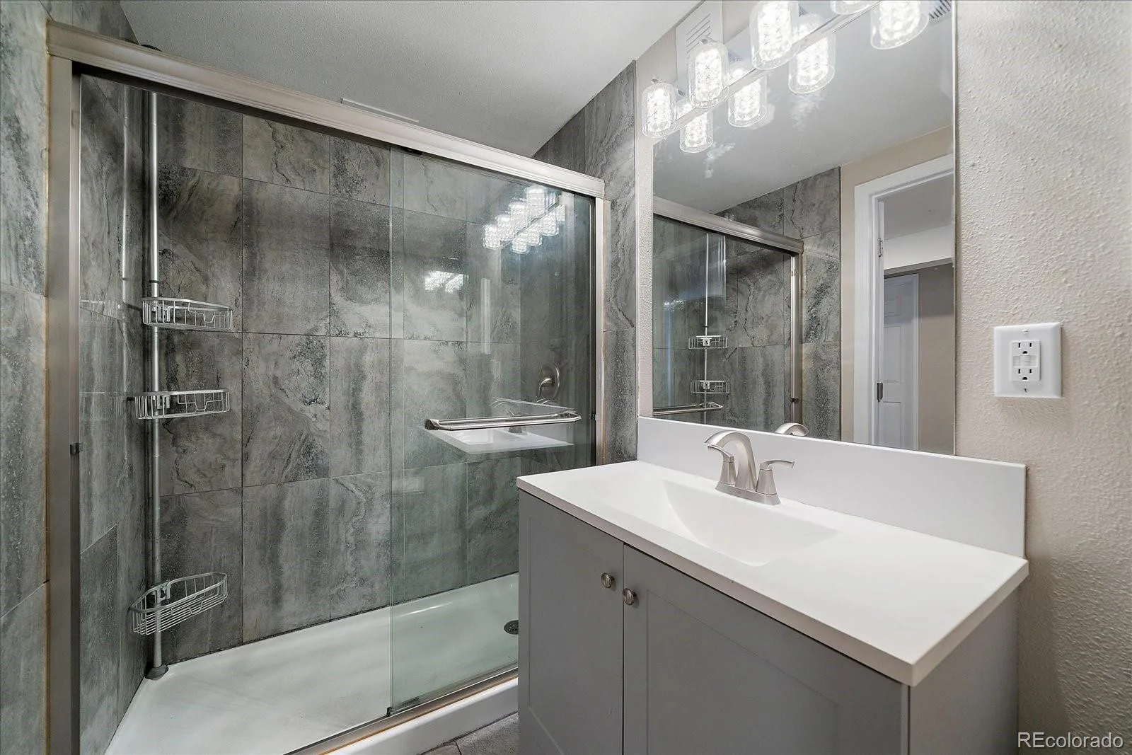 18757 E Hawaii Drive Aurora CO 80017 | MLS #REC8633964 07312026163149 1600 16
