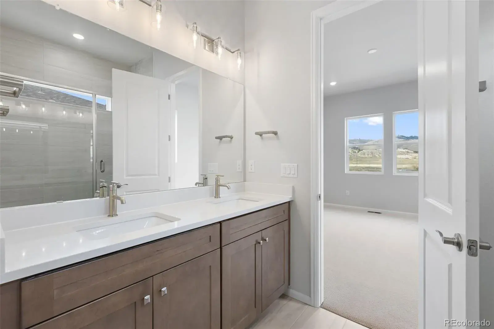 10112025032227 1600 24