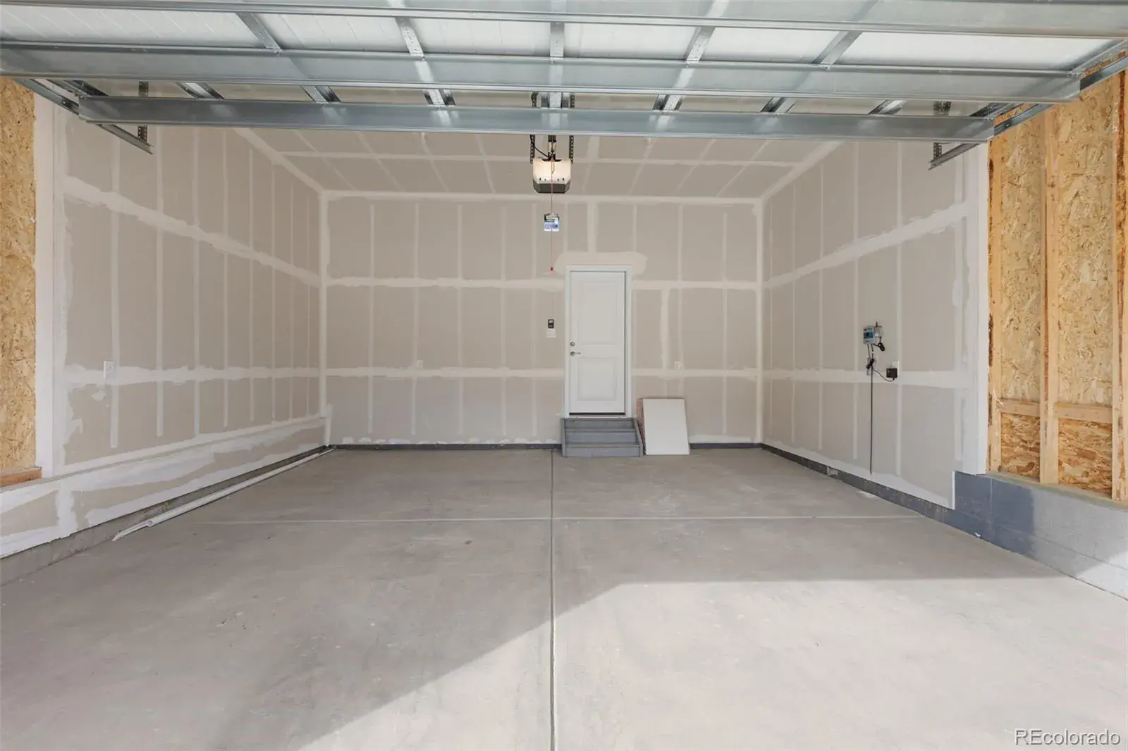 10112025032227 1600 32