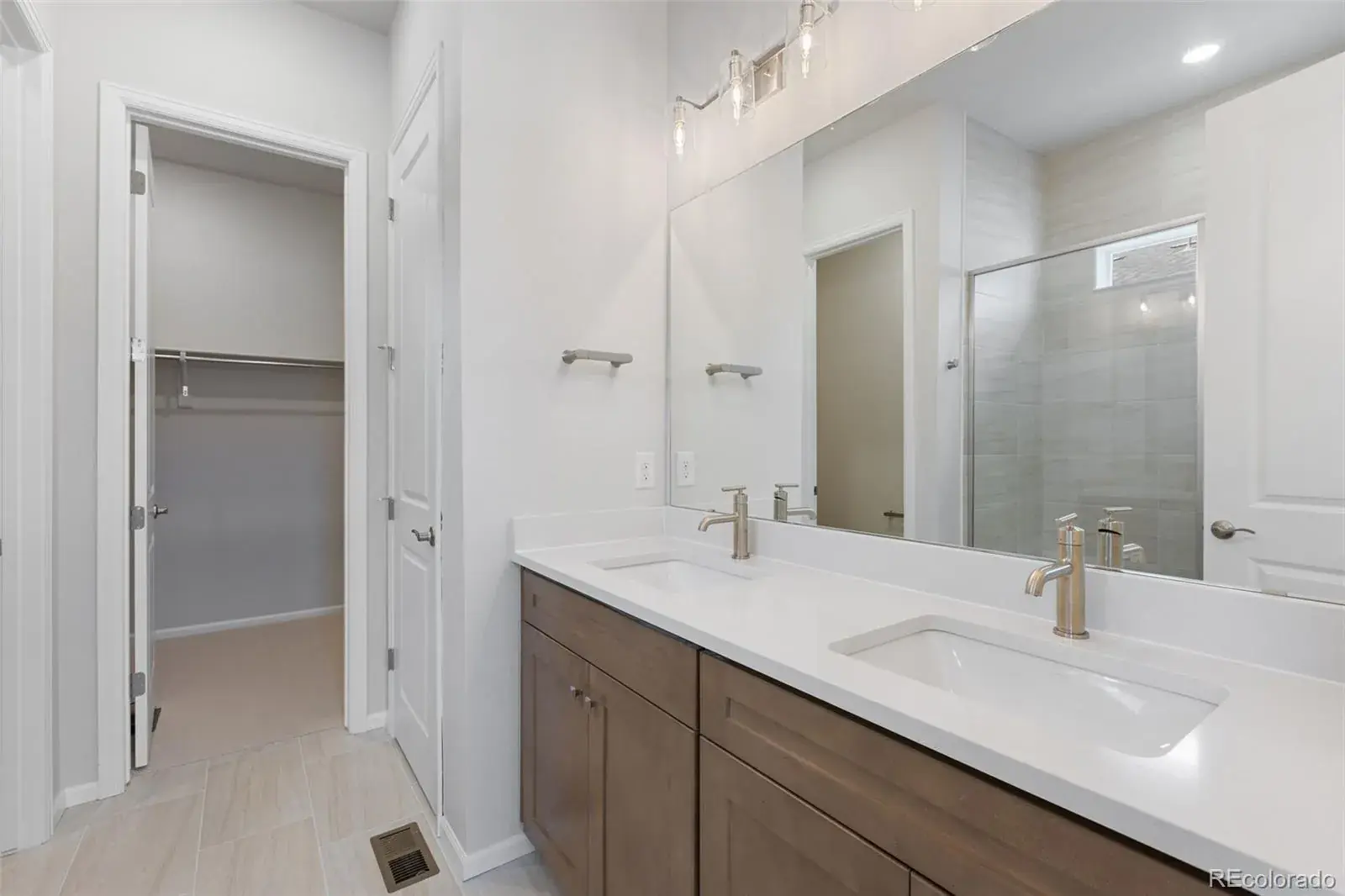 10112025032227 1600 5