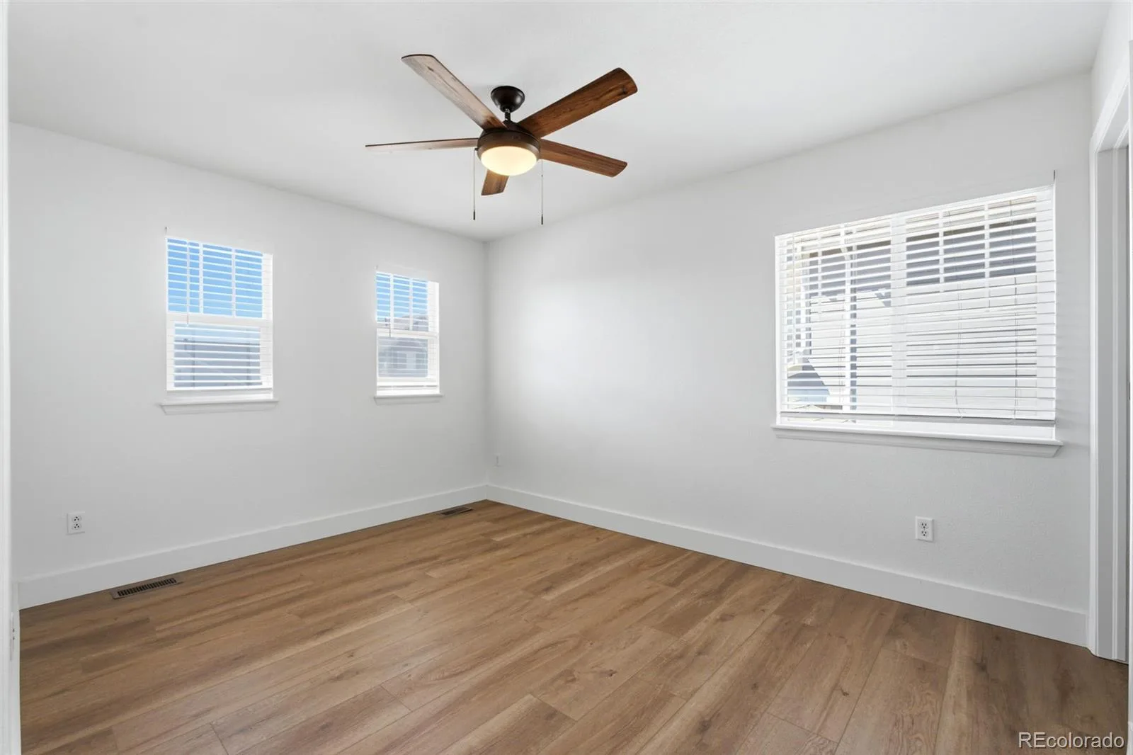 7311 Serena Drive Castle Pines CO 80108 | MLS #REC8640101 08192026134508 1600 39