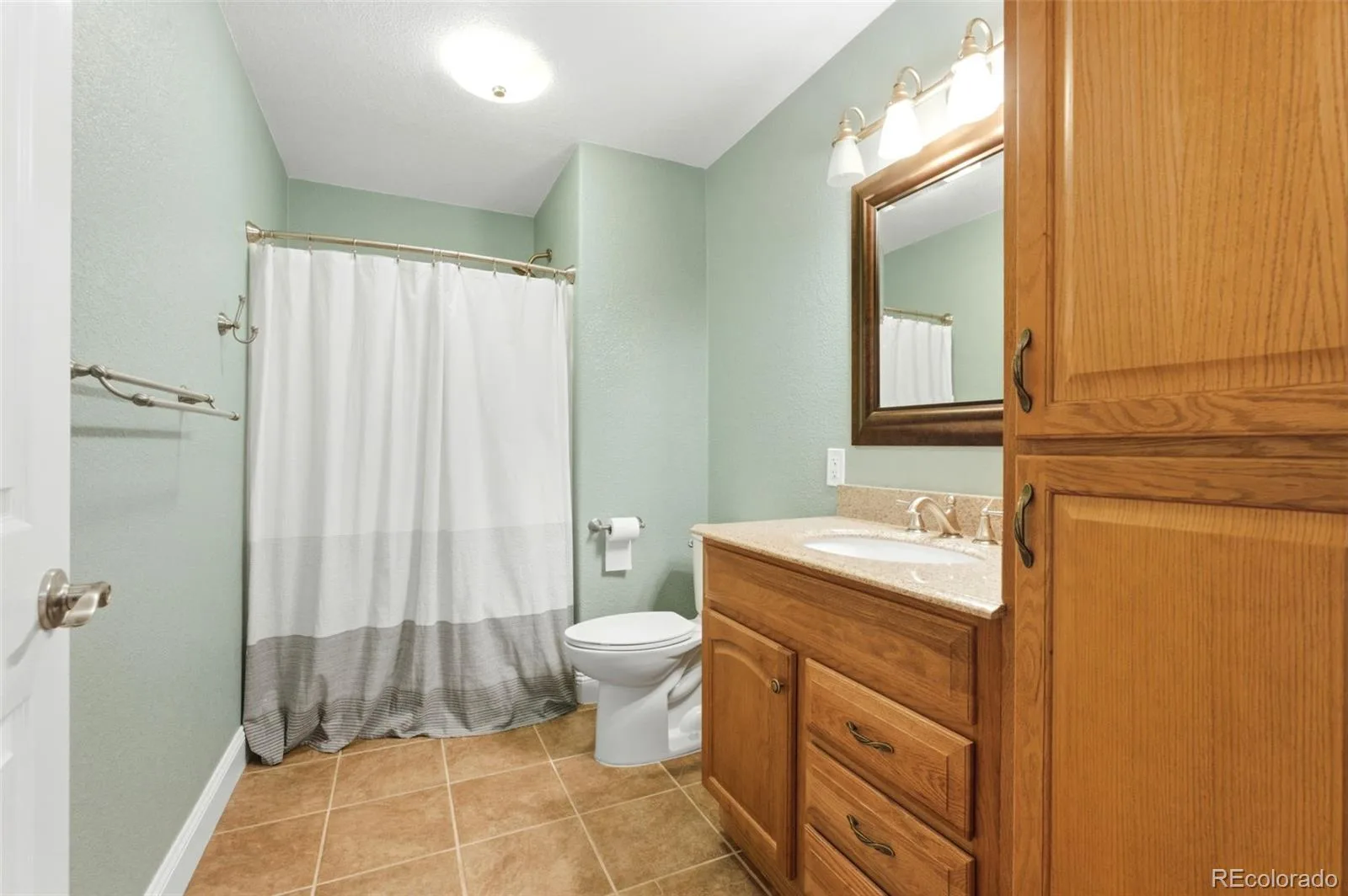 7311 Serena Drive Castle Pines CO 80108 | MLS #REC8640101 08192026134508 1600 44