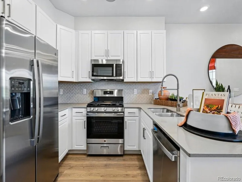 6860 Parterre N Parkway #3 Thornton CO 80602 | MLS #REC8640475 06092026155939 800 8