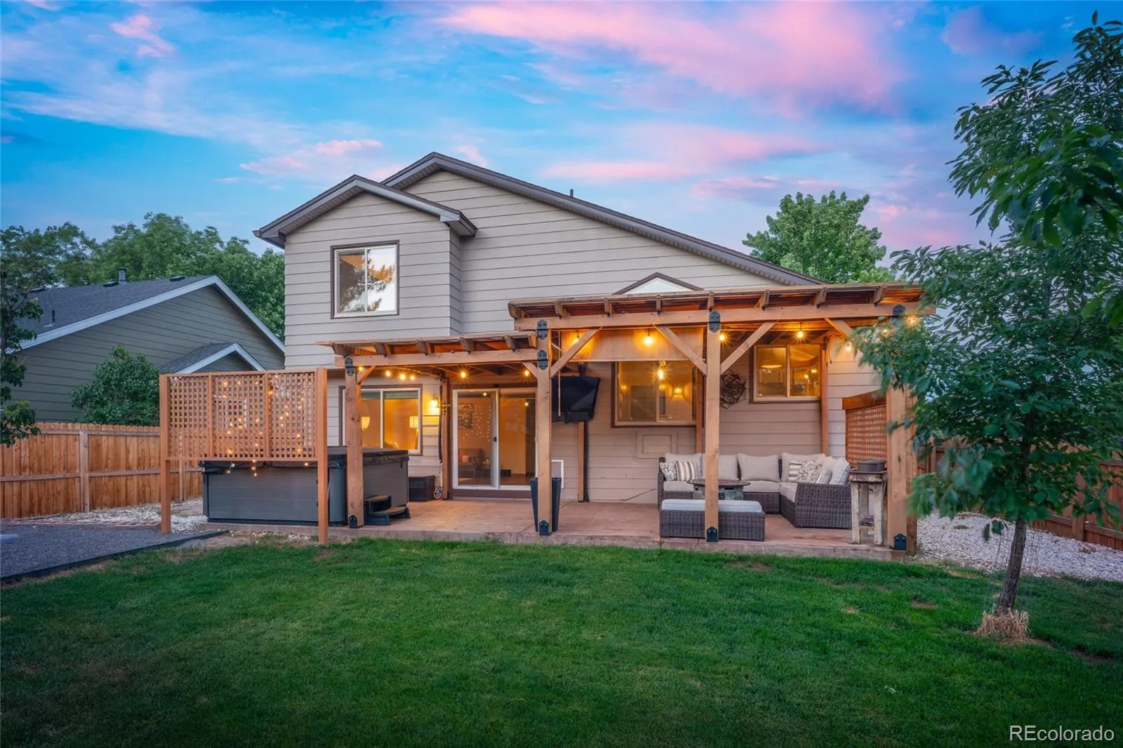 2201 Stuart Street Longmont CO 80501 MLS #REC8640897 06122026081432 1600 2