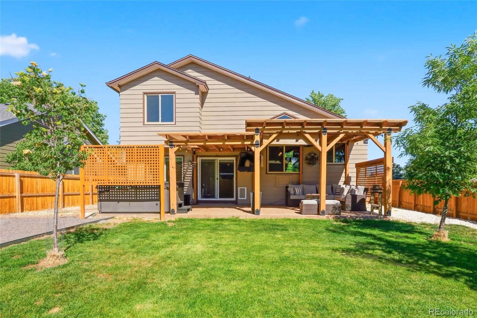 2201 Stuart Street Longmont CO 80501 MLS #REC8640897 06122026081432 1600 26