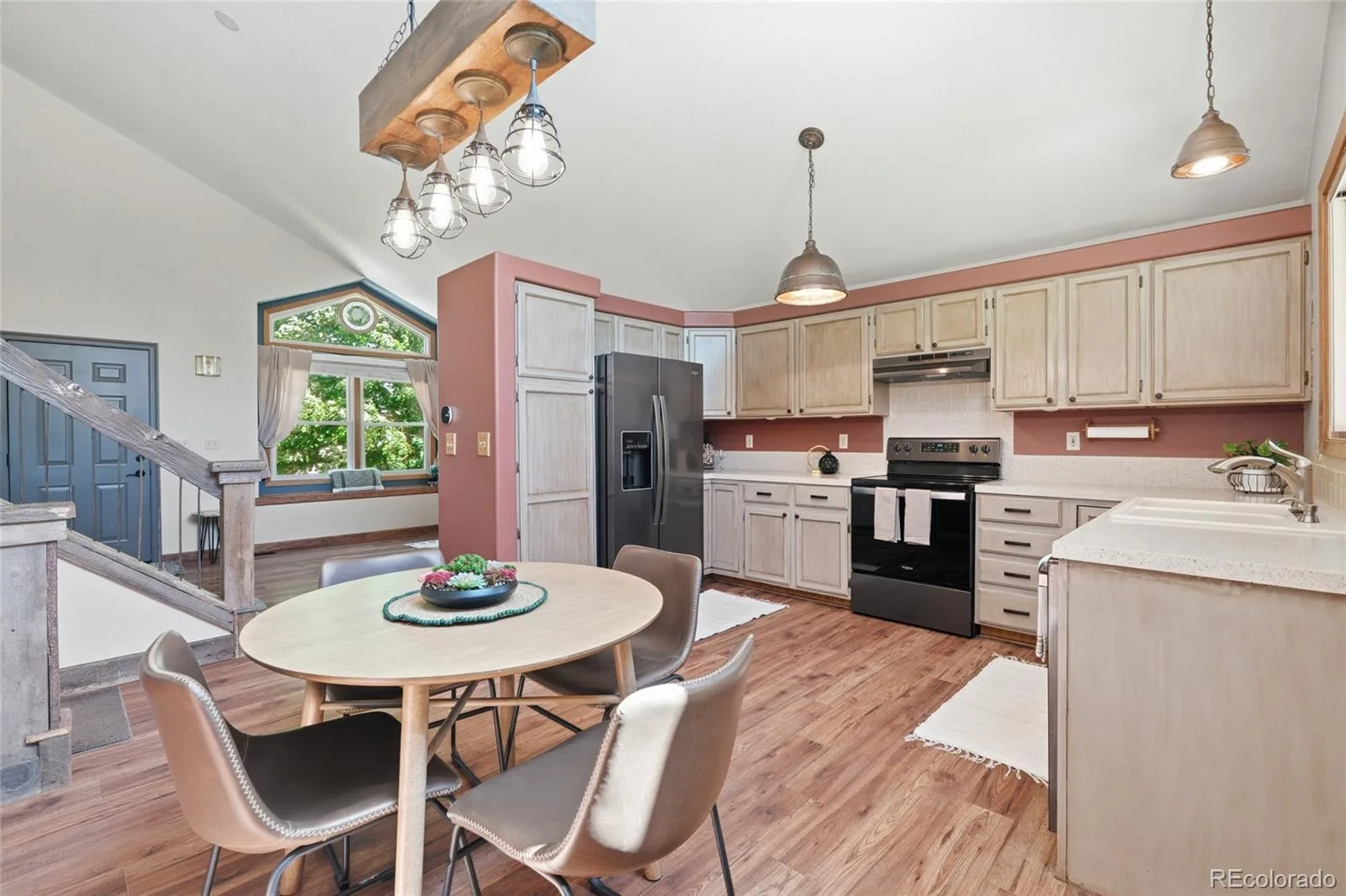 2201 Stuart Street Longmont CO 80501 MLS #REC8640897 06122026081432 1600 6
