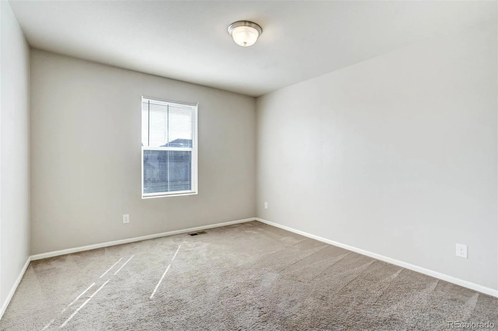 04162026204451 1600 33