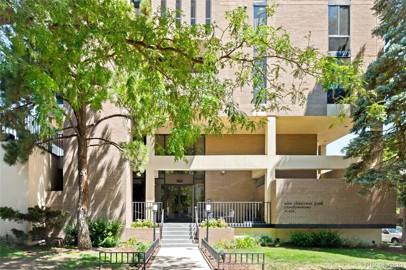 1111 Race Street #14B Denver CO 80206 | MLS #REC8644972 08032026144214 1600 5