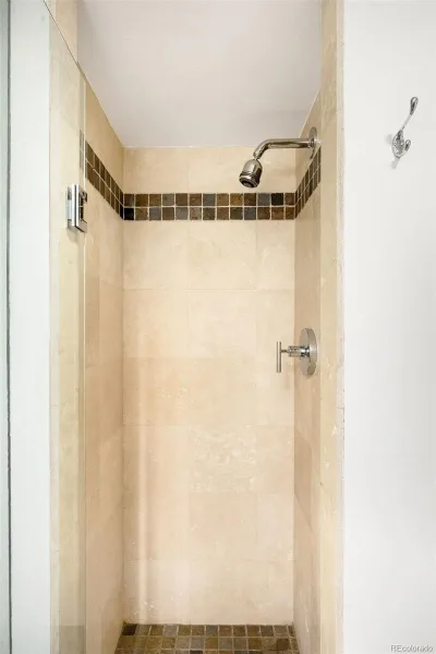 1111 Race Street #14B Denver CO 80206 | MLS #REC8644972 08032026144214 800 32