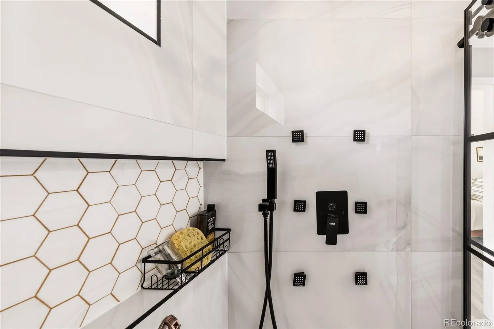 04162026202204 1600 19