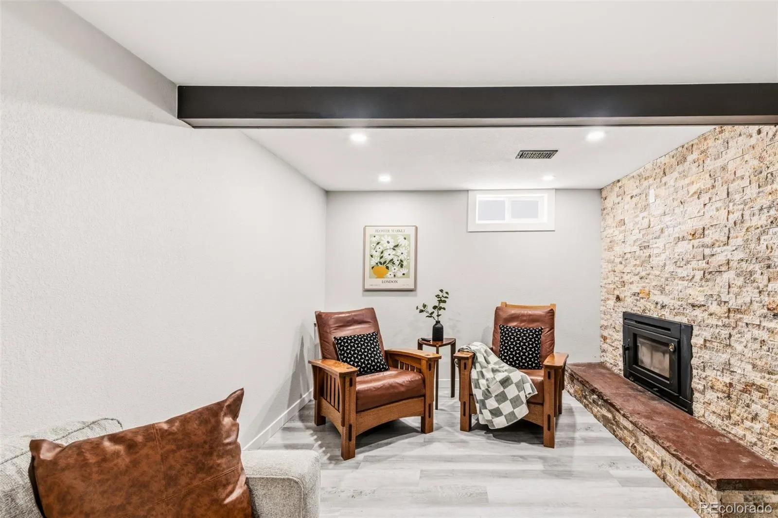 04162026202204 1600 26