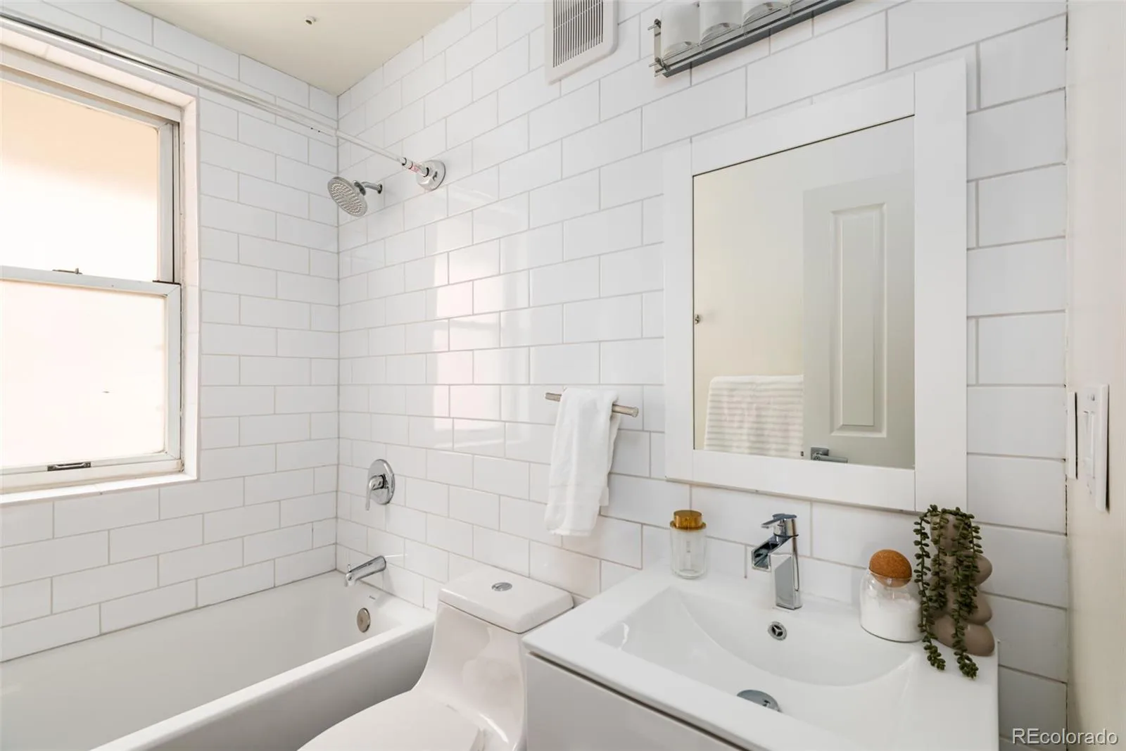 1025 E 17th Avenue #3 Denver CO 80218 | MLS #REC8647755 08212026205505 1600 23
