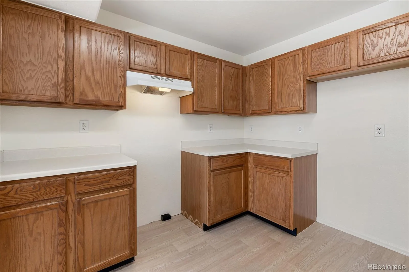 1276 S Zeno Circle #E Aurora CO 80017 MLS #REC8650736 05072026190657 1600 3