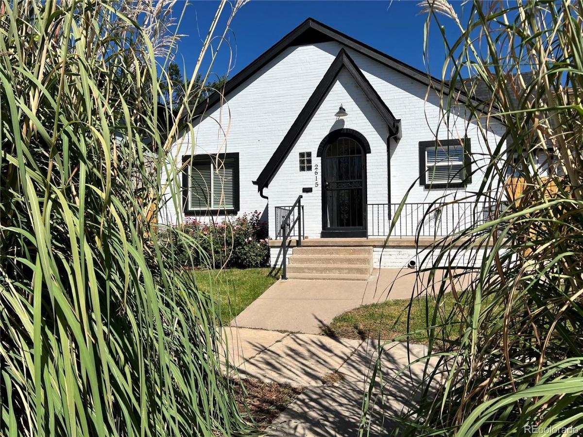 2615 W Caithness Place Denver CO 80211 | MLS #REC8653010 MLS #REC8653010 image #0