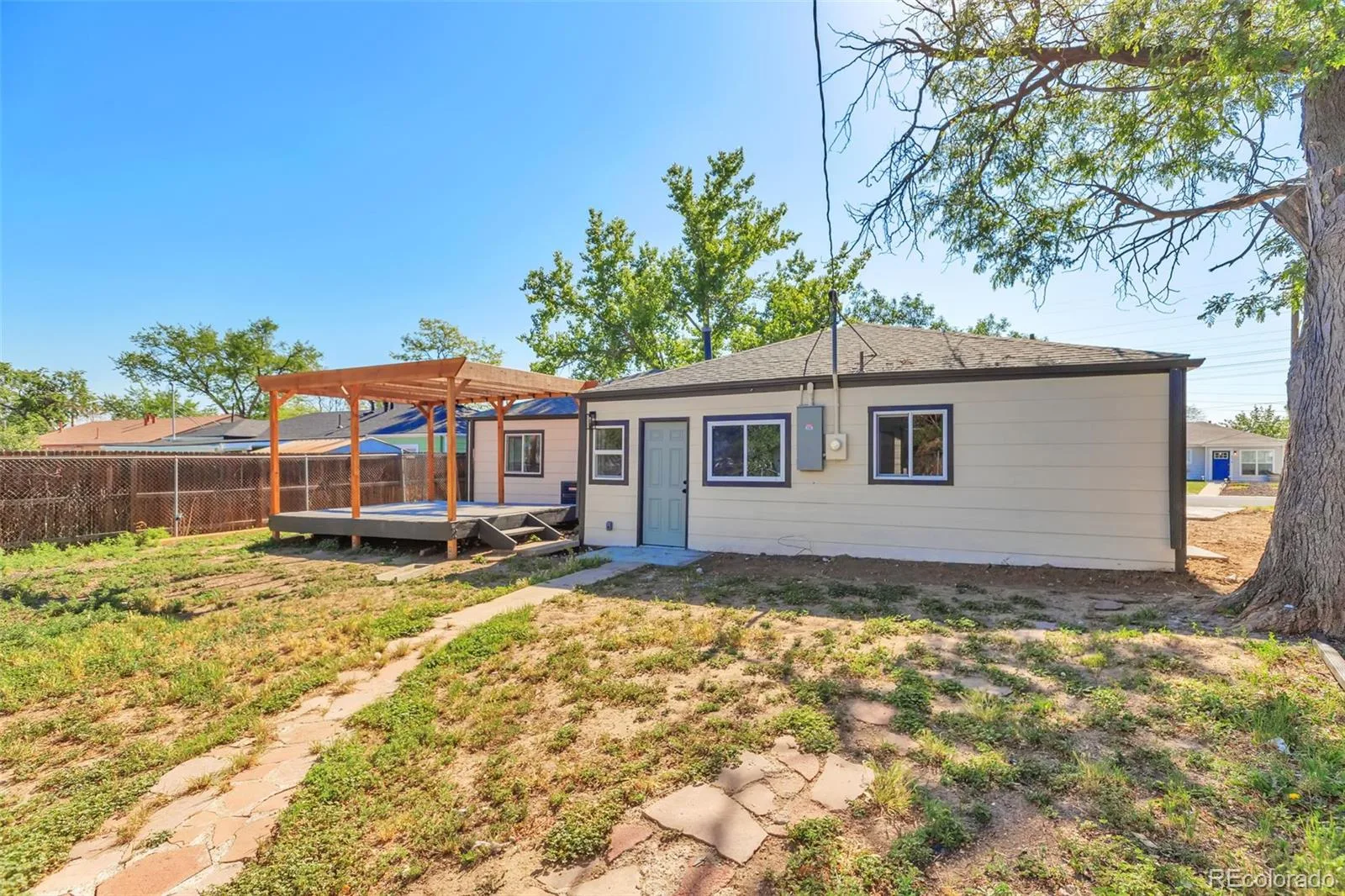 815 Zion Street Aurora CO 80011 MLS #REC8654273 06172026193127 1600 22