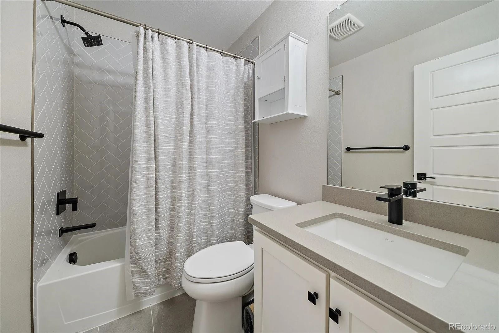 2002 S Holly Street #2 Denver CO 80222 MLS #REC8657828 07252026140550 1600 22