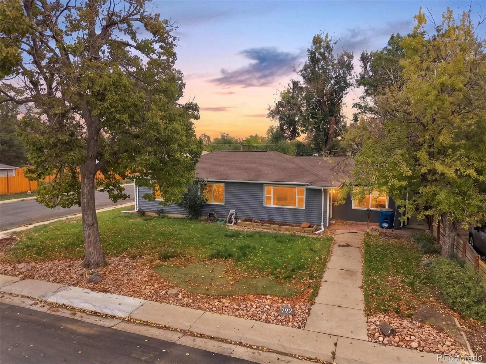 792 Geneva Street Aurora CO 80010 | MLS #REC8659733 10172026012619 1600 1