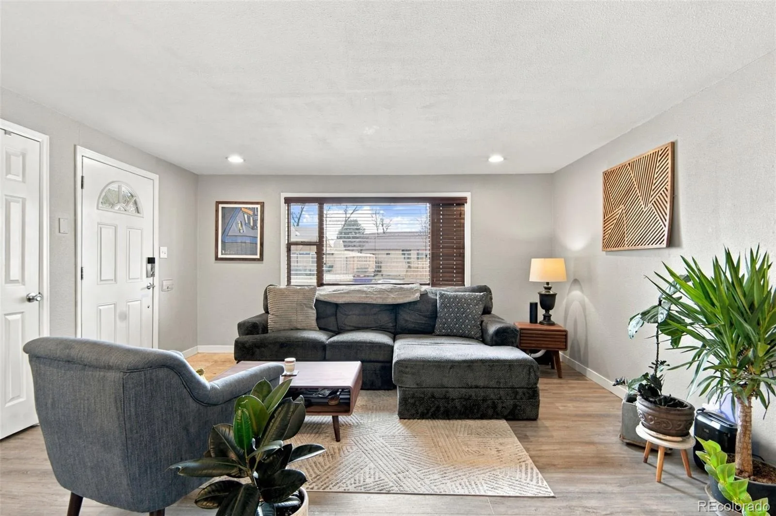 792 Geneva Street Aurora CO 80010 | MLS #REC8659733 10172026012619 1600 2
