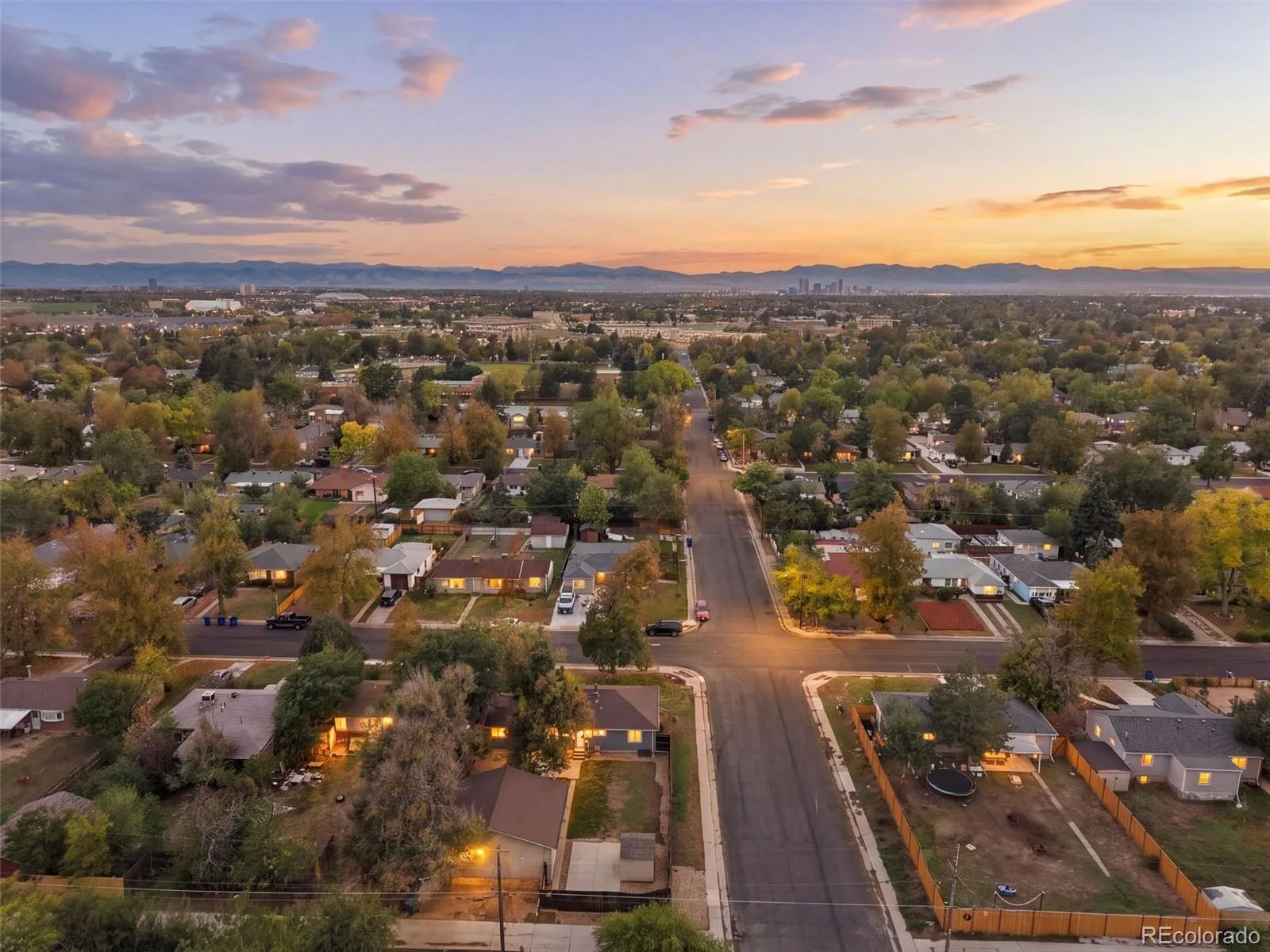 792 Geneva Street Aurora CO 80010 | MLS #REC8659733 10172026012619 1600 24