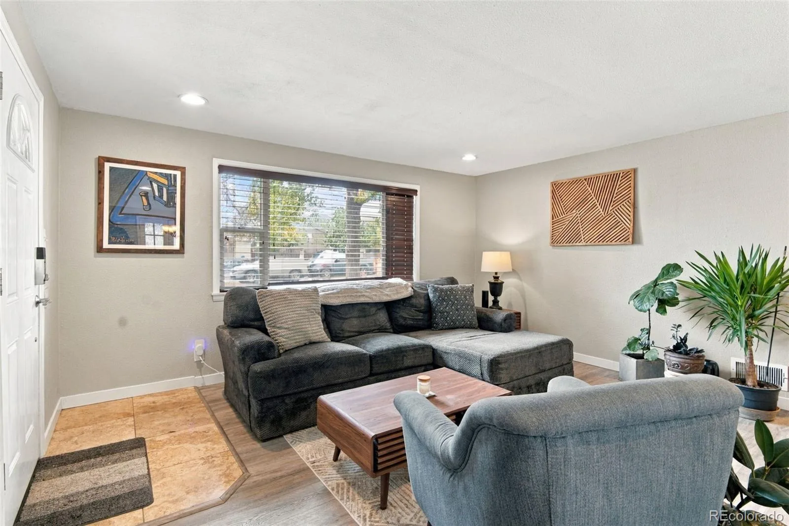 792 Geneva Street Aurora CO 80010 | MLS #REC8659733 10172026012619 1600 3