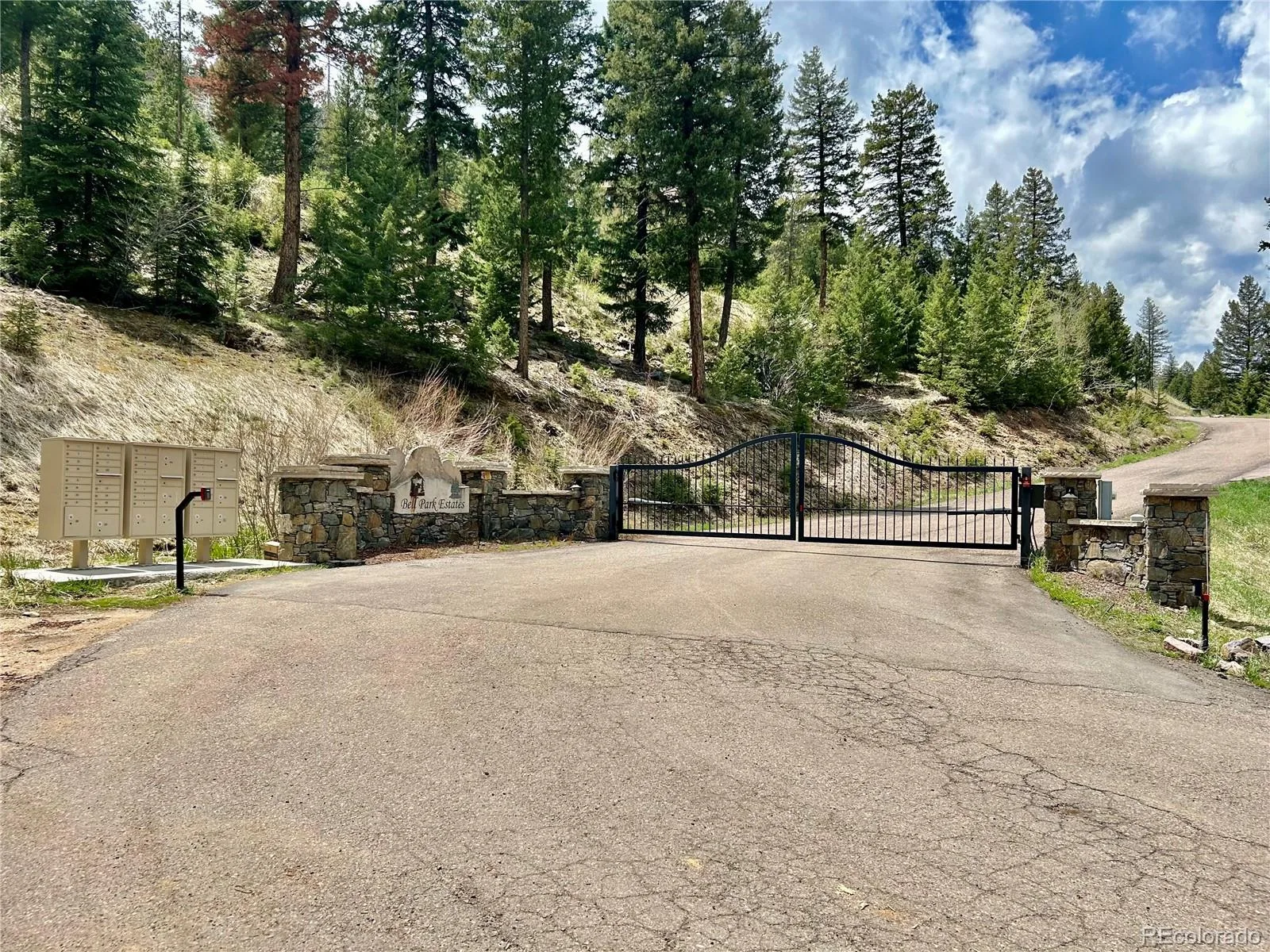 5061 Liberty Drive Evergreen CO 80439 | MLS #REC8664020 07312026002626 1600 8