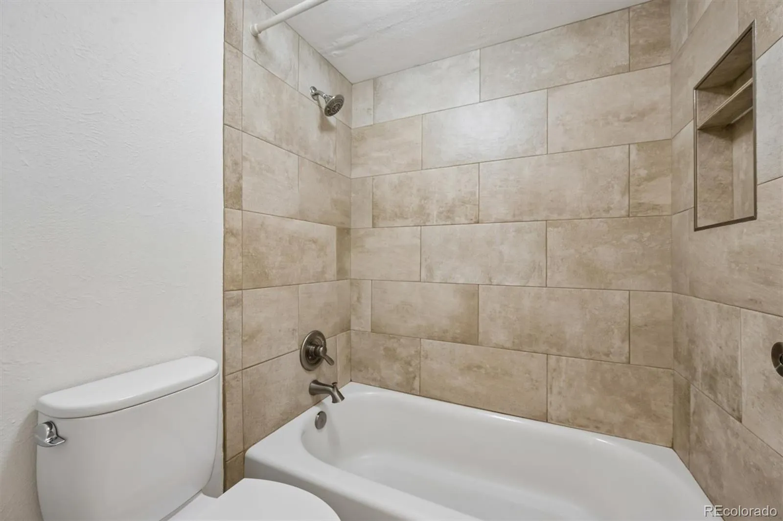 3121 S Tamarac Drive #208H Denver CO 80231 MLS #REC8666352 05262026211831 1600 19
