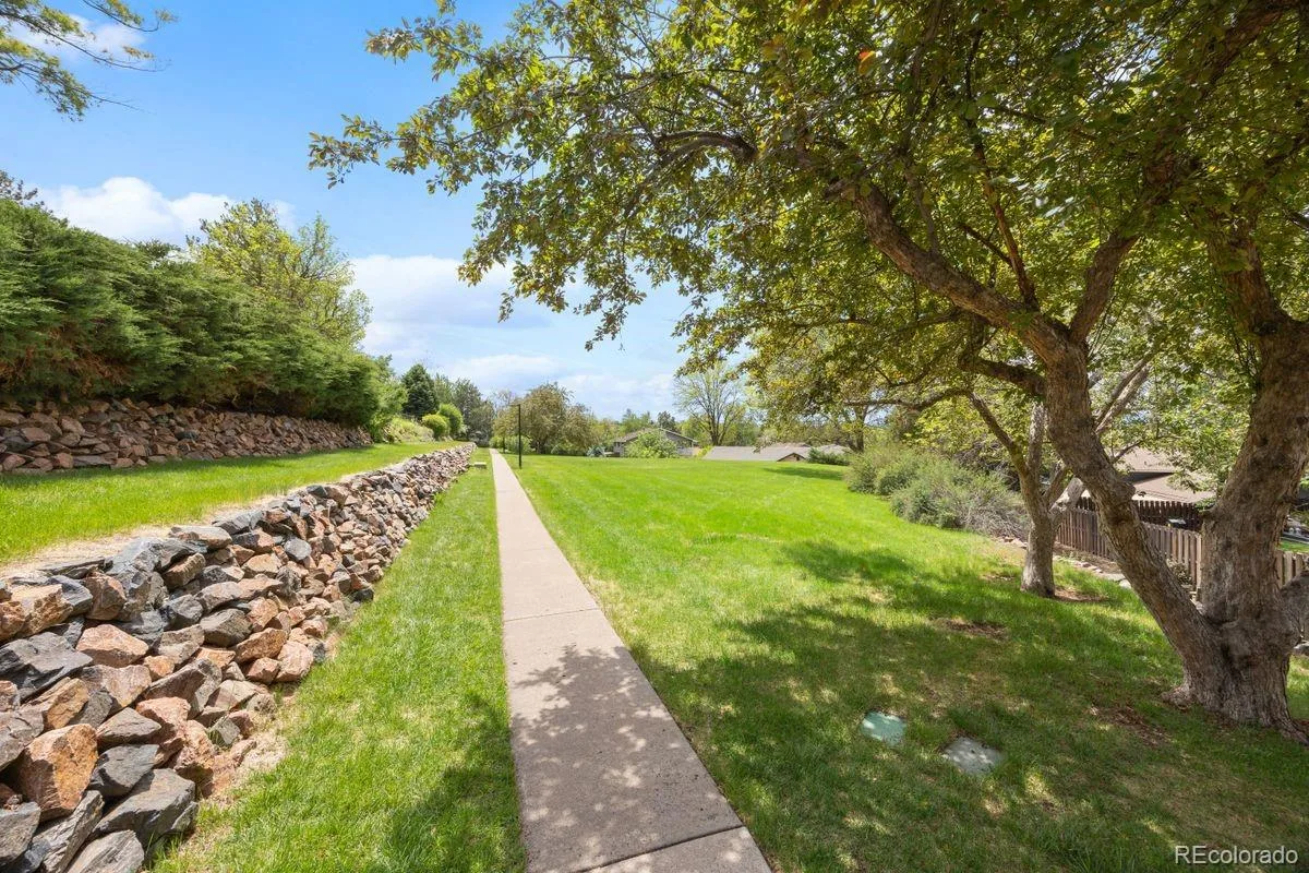 6528 S Oneida Court Centennial CO 80111 | MLS #REC8668278 07152026065839 1200 32